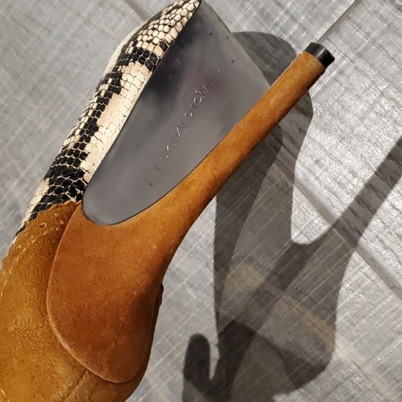 H BY Halston brown embossed snakeskin heel pumps - Picture 5 of 14
